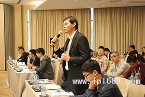 客戶現(xiàn)場提問并解答。
