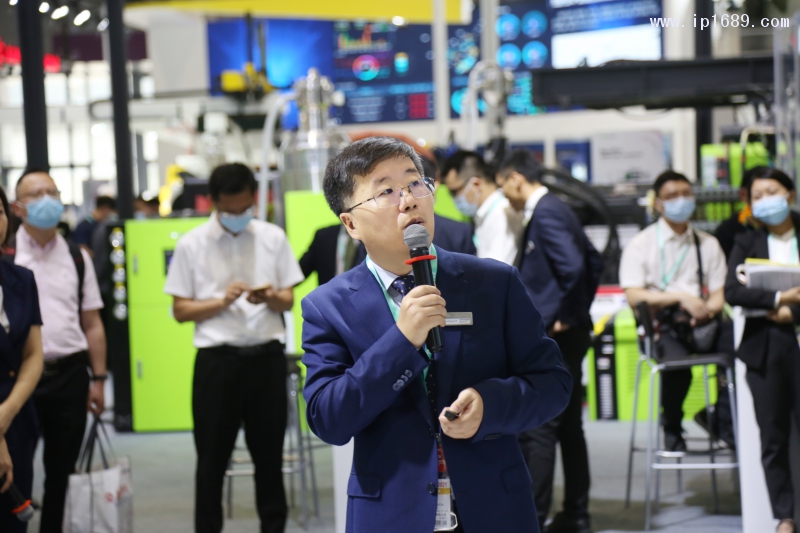 伊之密董事副總經理兼注塑機事業(yè)部總經理張濤