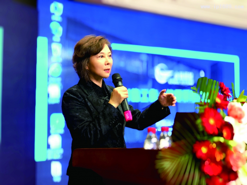 中國塑協(xié)異型材及門窗專委會第八屆主任、天津金鵬集團副總裁曹玲