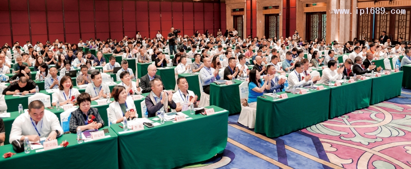 大會吸引了塑料行業(yè)產業(yè)鏈上下游超500名企業(yè)代表、專家、學者熱情參會