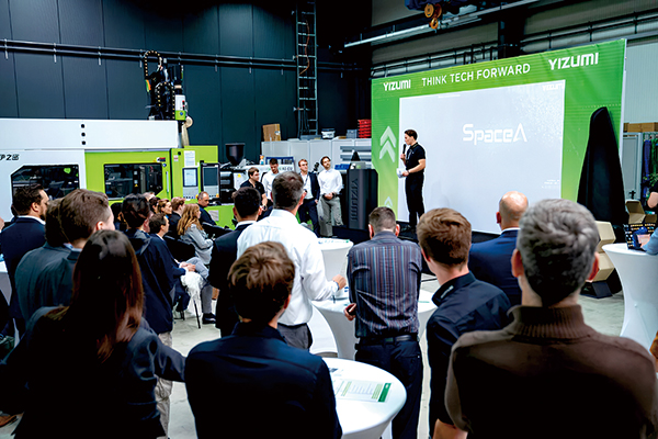 伊之密德國(guó)子公司在阿爾斯多夫舉辦了一場(chǎng)獨(dú)具特色的開(kāi)放日活動(dòng)